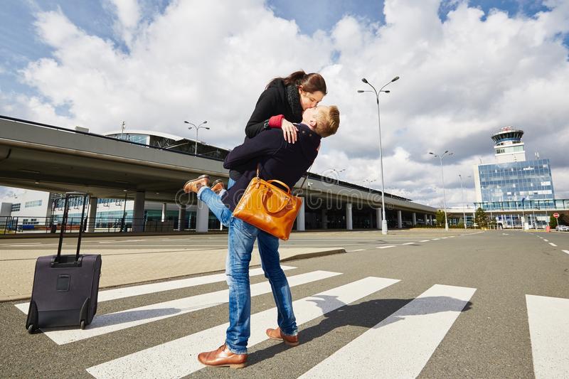 Bandara Ini Sediakan Kode Bagi Yang Ingin Memberi Kejutan